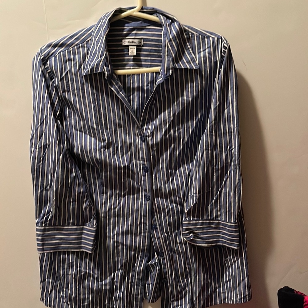 Croft & Barrow striped white and and blue 3/4 sleeve button up shirt .